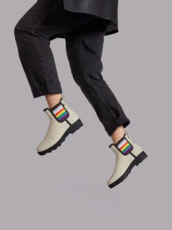 BOGS White Multi Holly Chelsea 10 BOGS White Multi Holly Chelsea -BOGS Shoes Sales Store 02 22