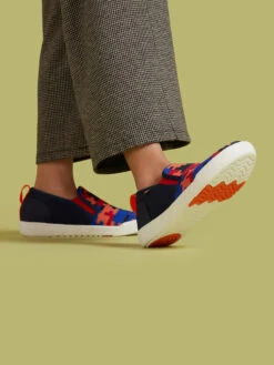 BOGS Navy Multi Kicker II Slip On Medium Camo -BOGS Shoes Sales Store 02 32